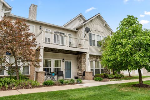 1705 WELLAND Street 27 Howell City MI 48855