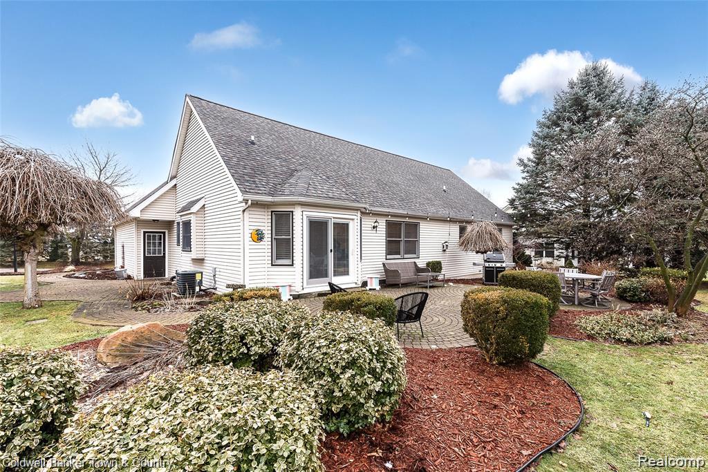 6322 E Horseshoe Trail