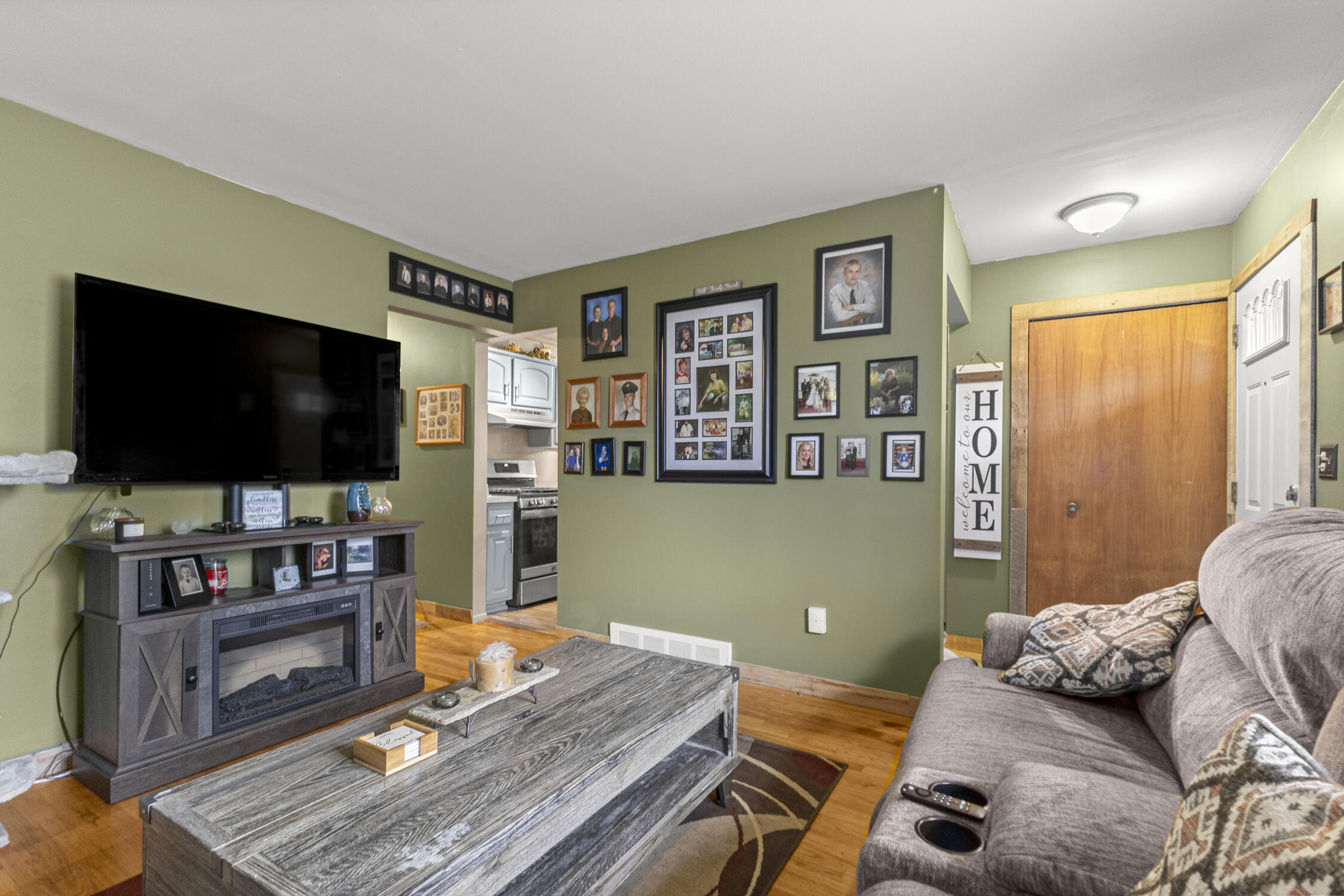 33157 Lancashire Street