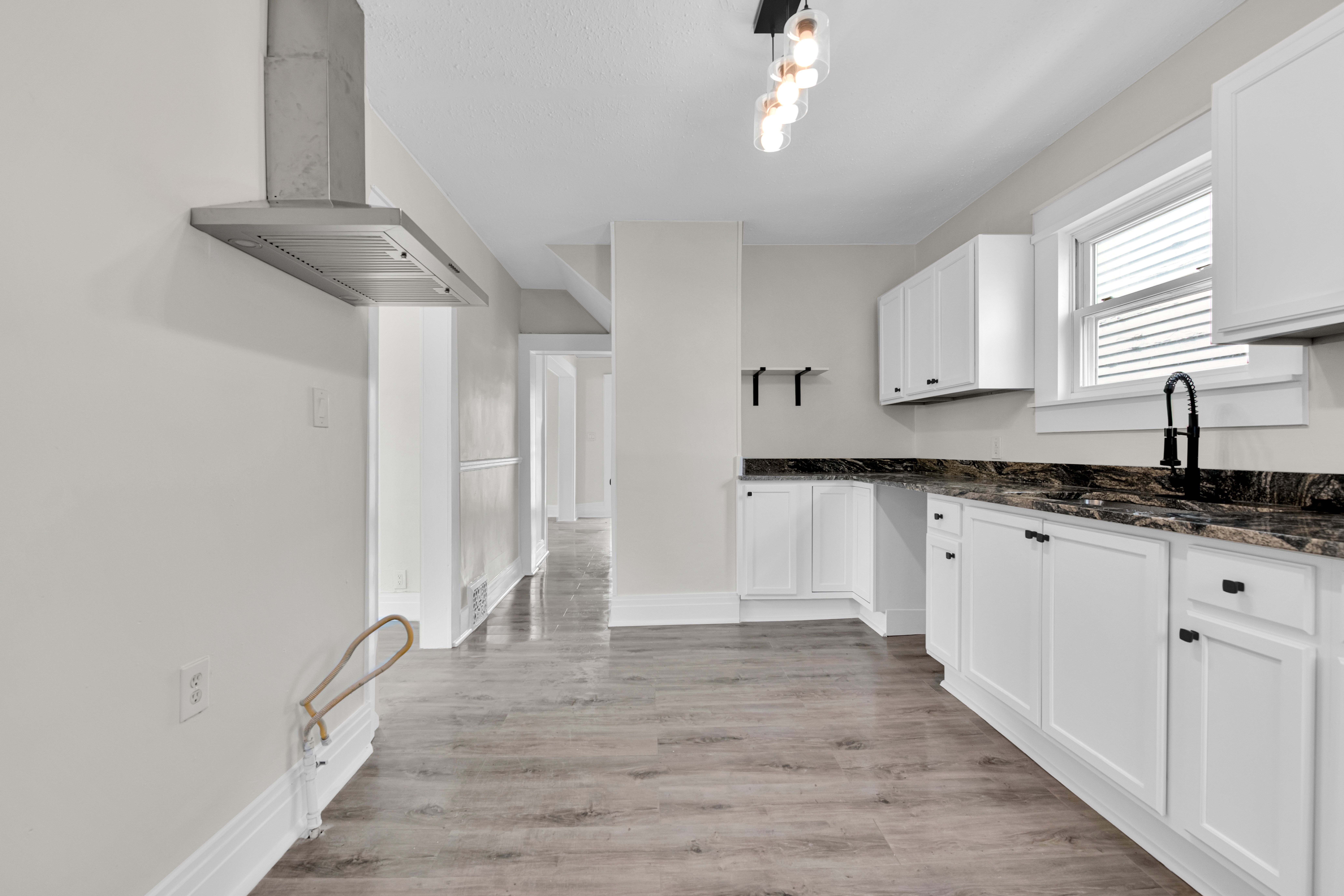 3280 MONTGOMERY Street