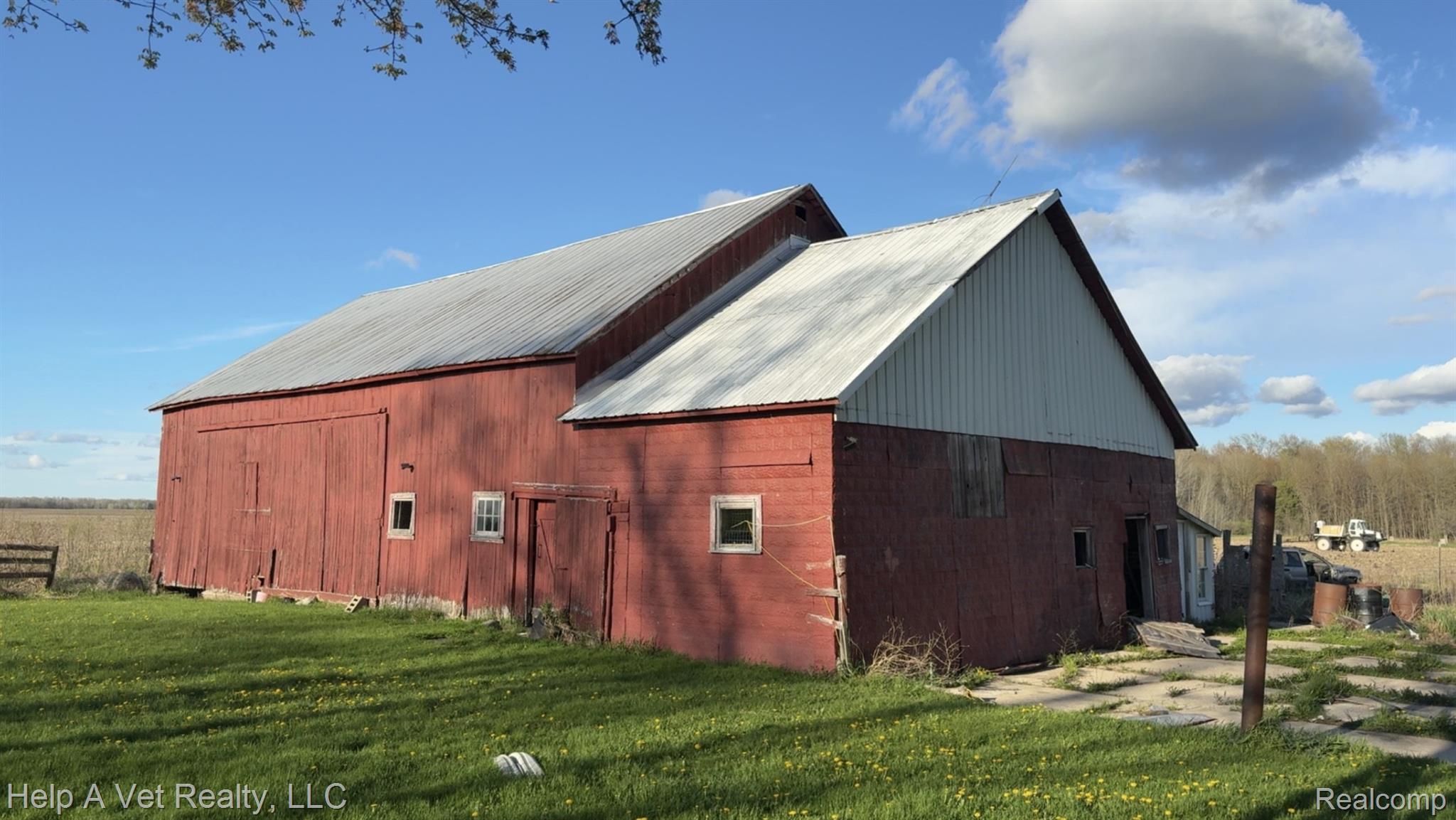 2258 N SCHOENHERR Road