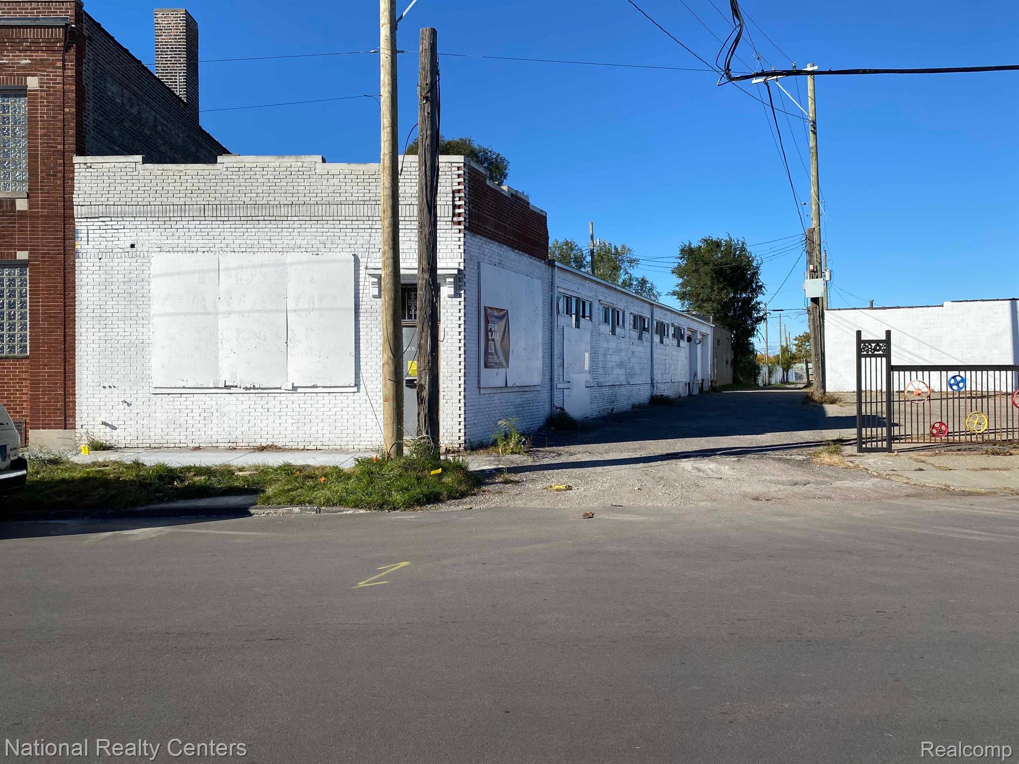 2381 17TH Street