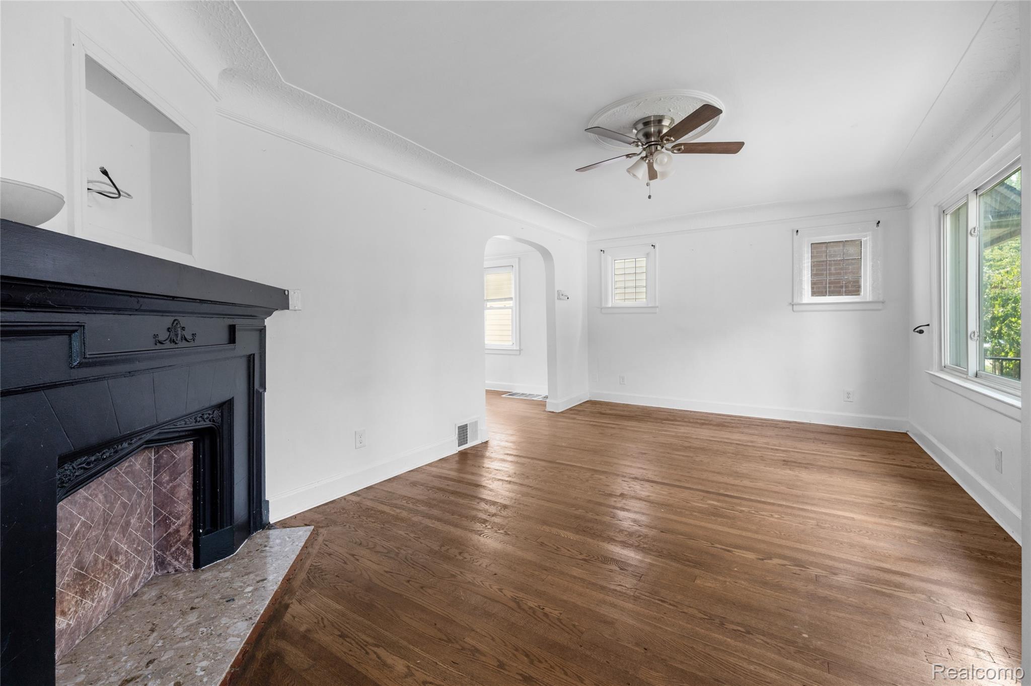 957 Winchester Avenue