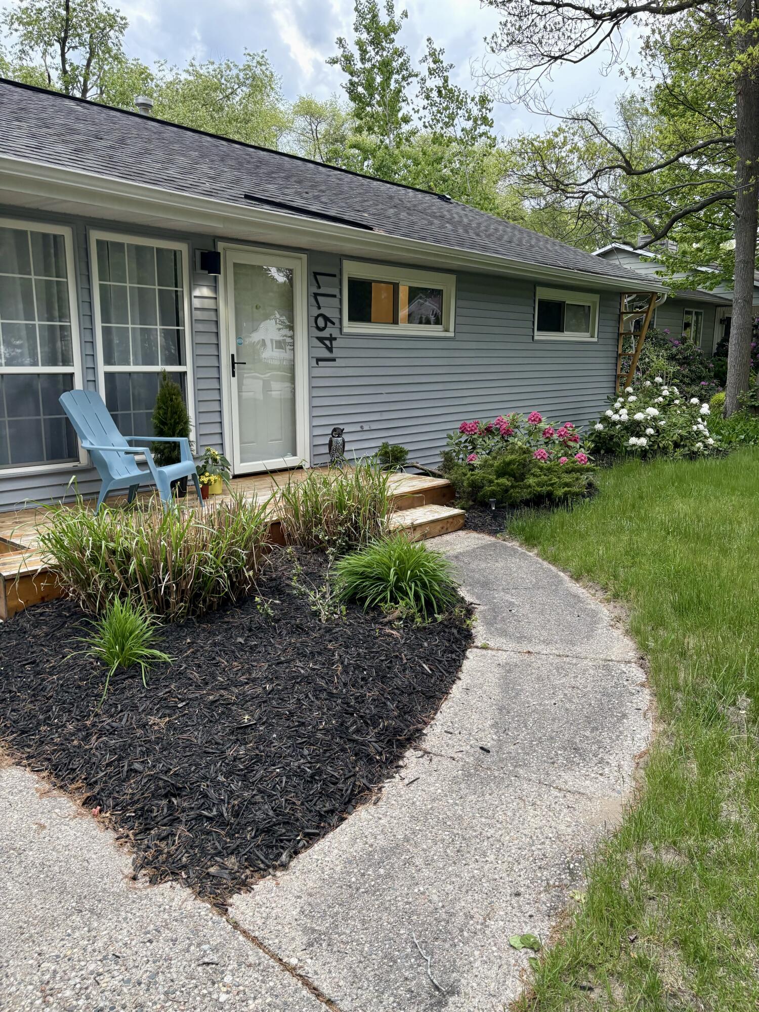 14977 Lakeshore Avenue