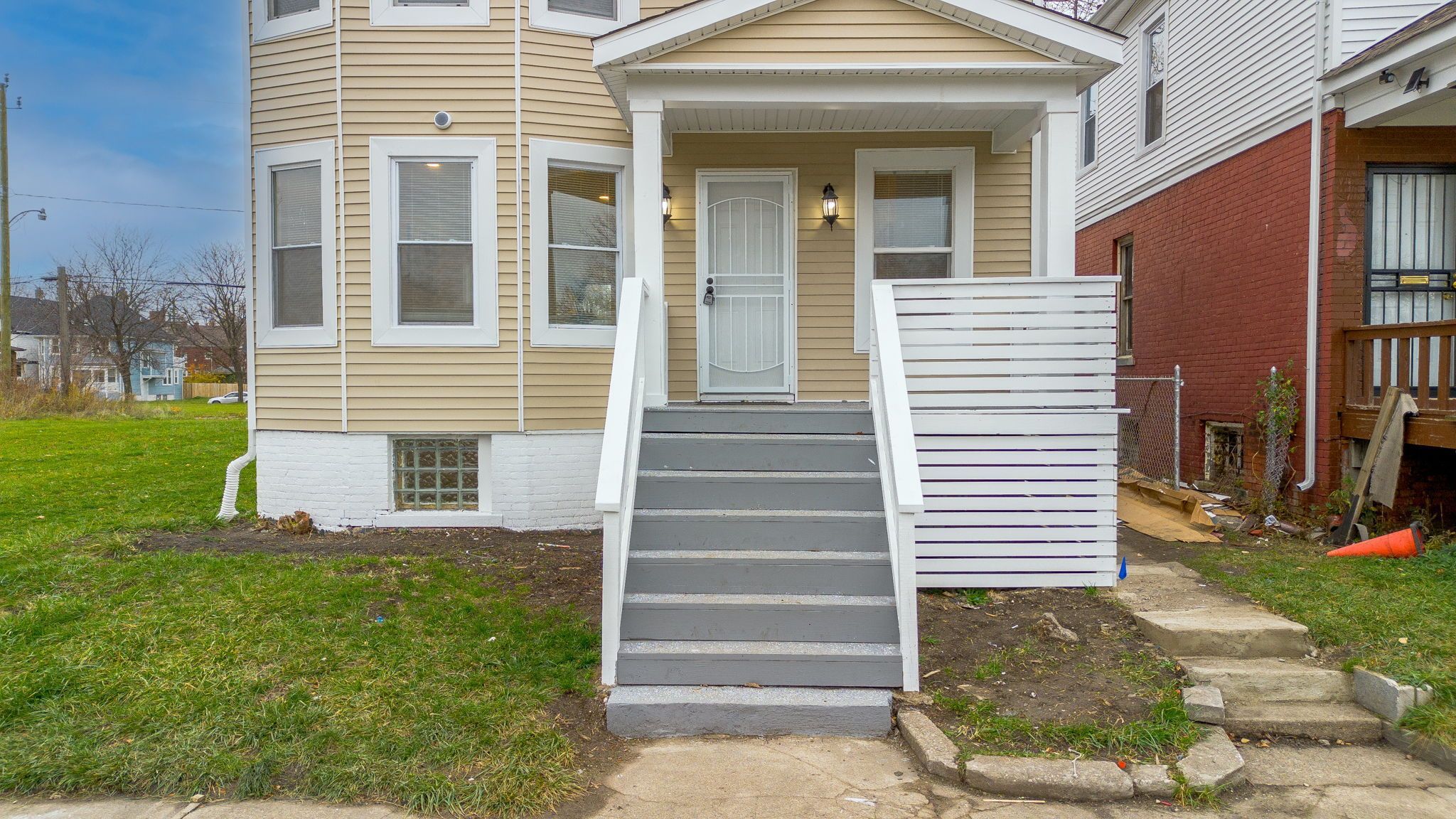 1426 CANTON Street