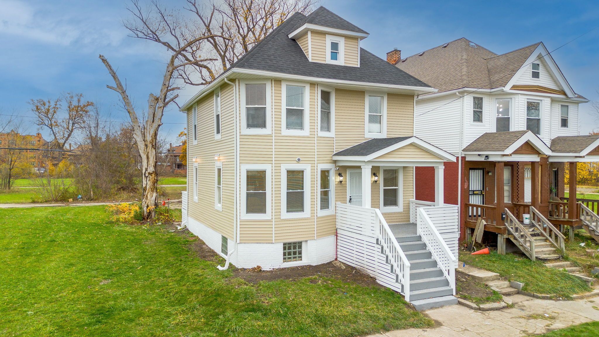 1426 CANTON Street
