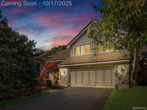 4832 Cliffside Drive 21 West Bloomfield Charter Township MI 48323