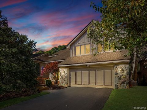 4832 Cliffside Drive 21 West Bloomfield Charter Township MI 48323