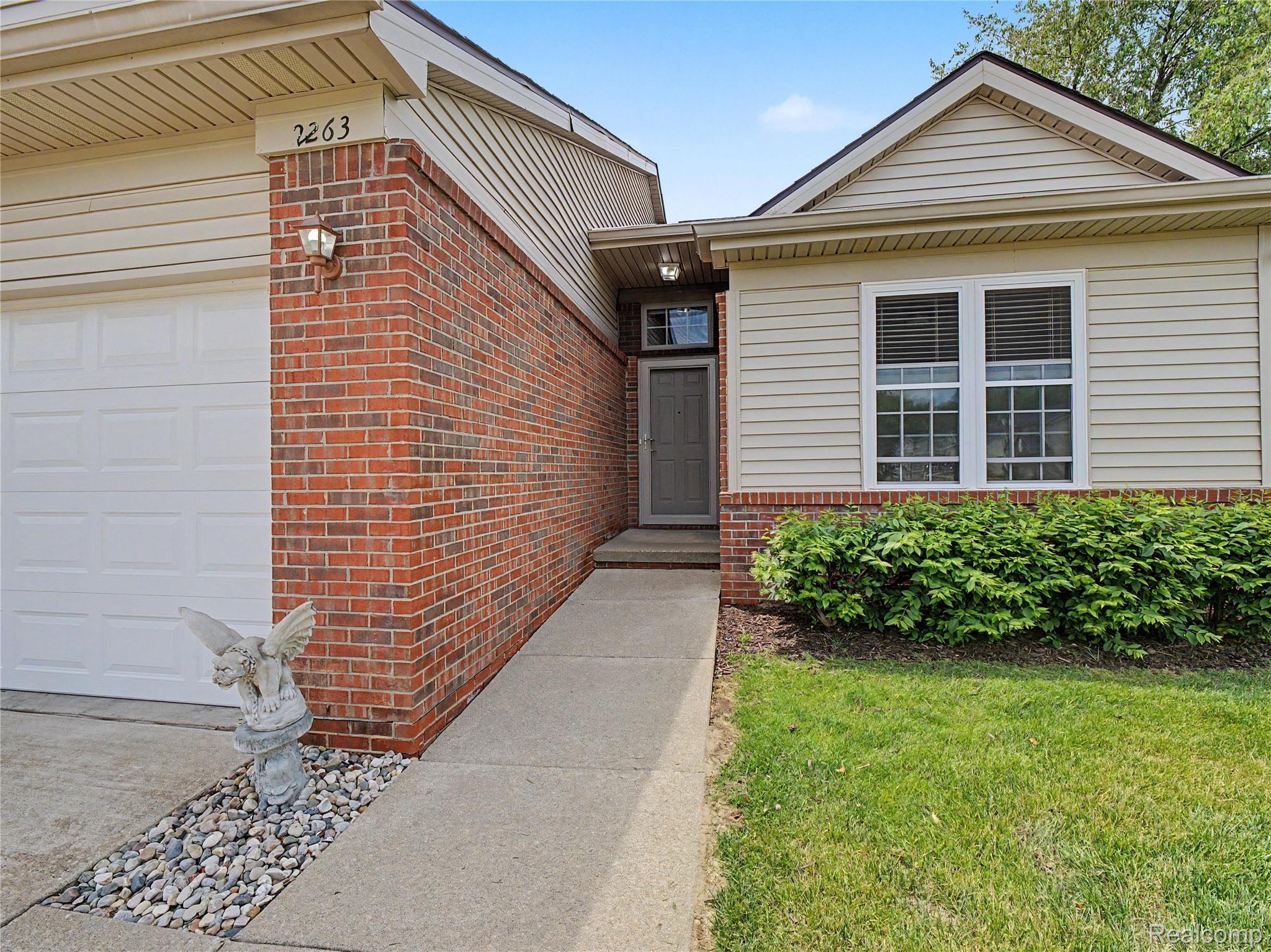2263 Crystal Crossing Drive
