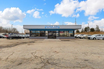 1315 S Waverly Road Lansing City MI 48917