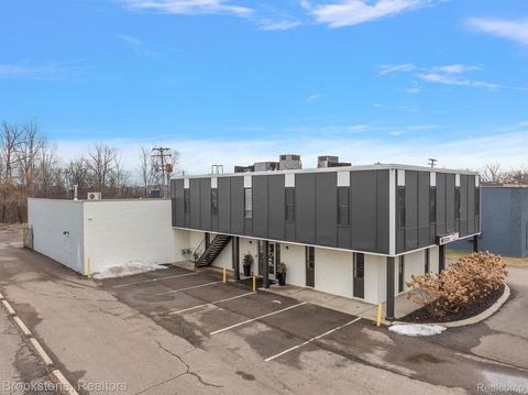 1216 COMBERMERE Drive Troy City MI 48083