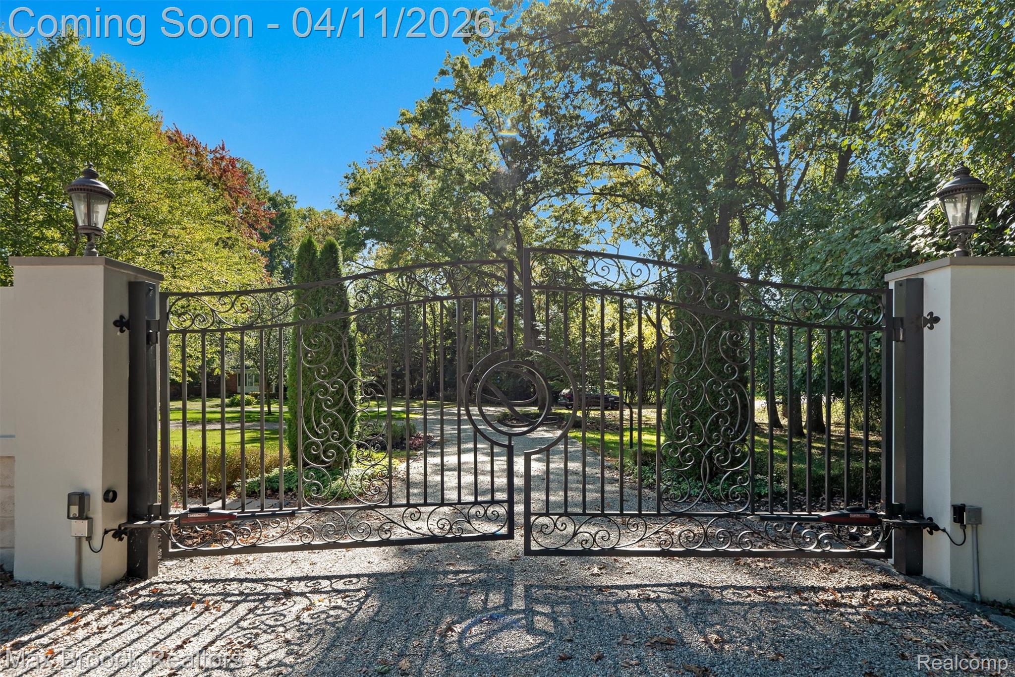 5190 Clarendon Crest Street