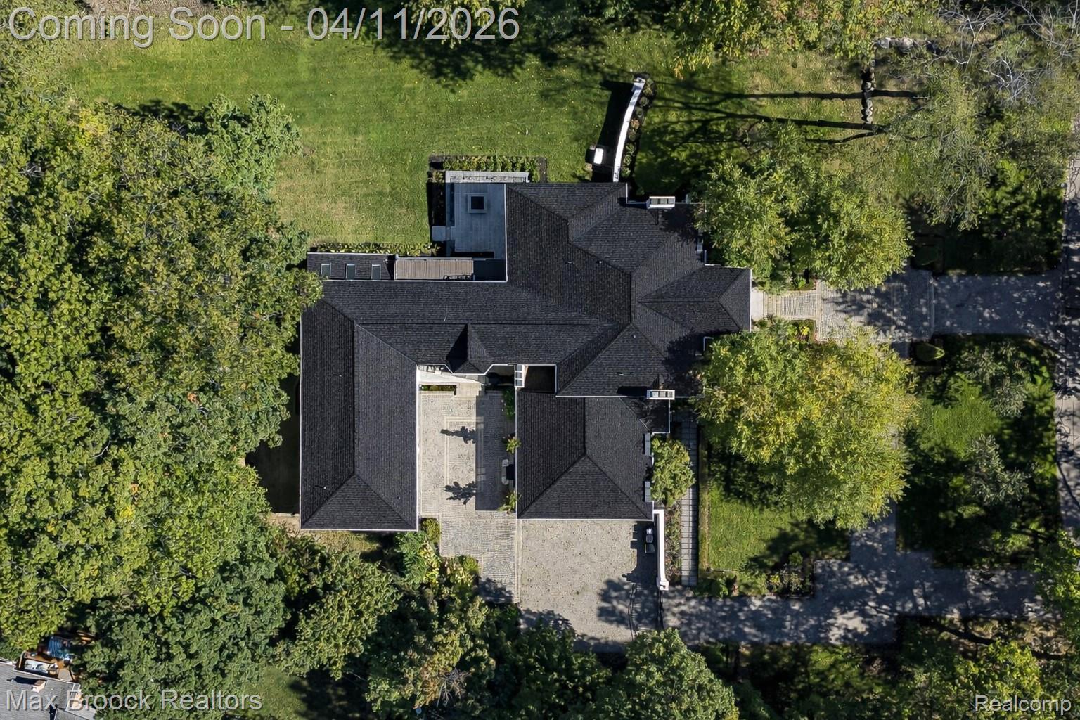 5190 Clarendon Crest Street