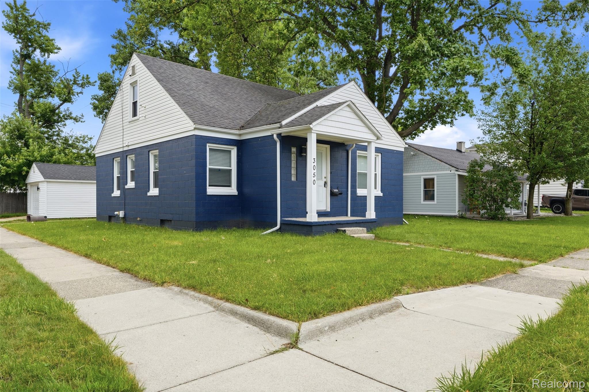 3050 Grayson Street