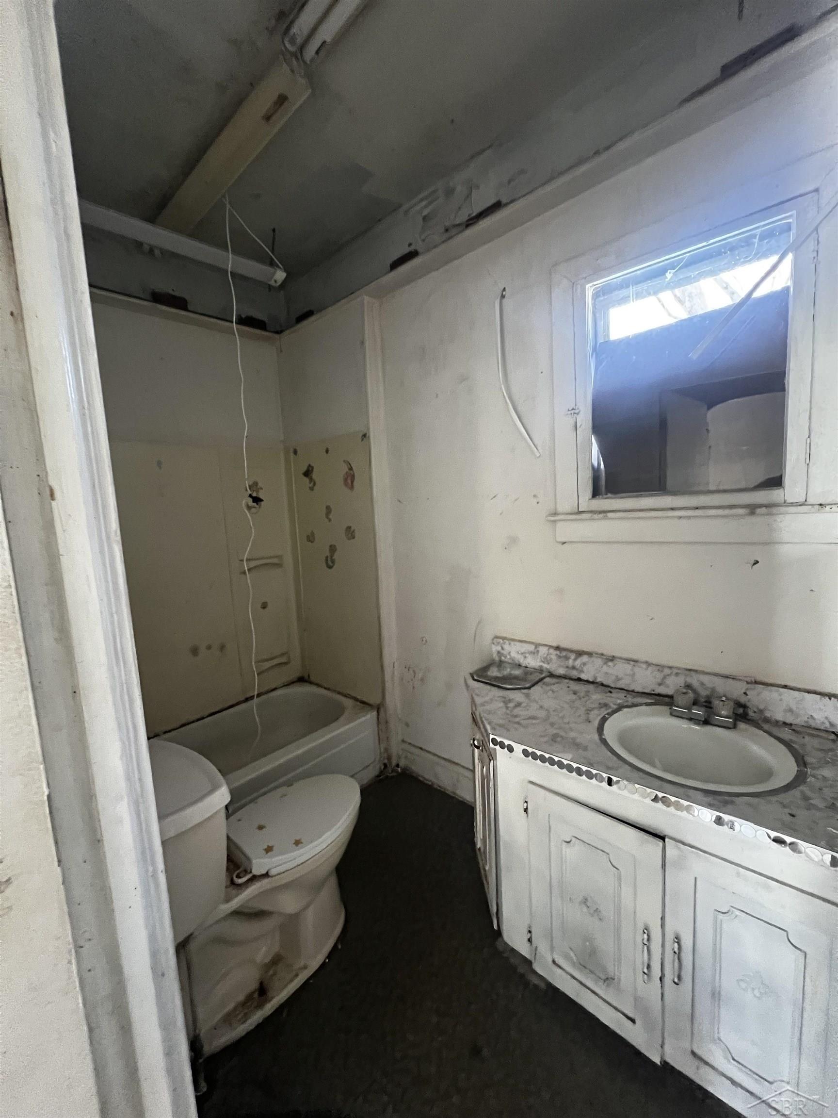 2022 Benjamin Street