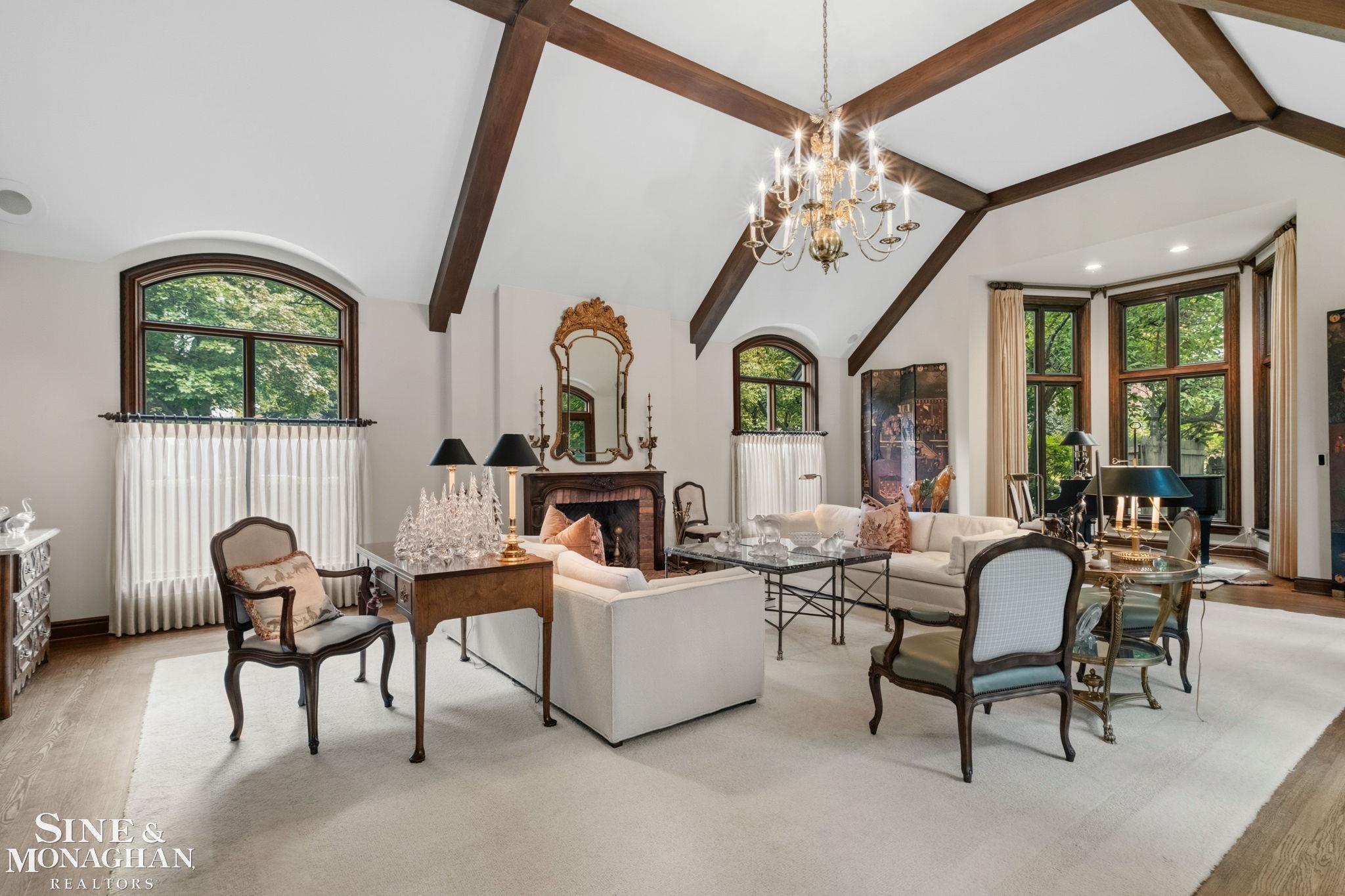 121 Vendome Road