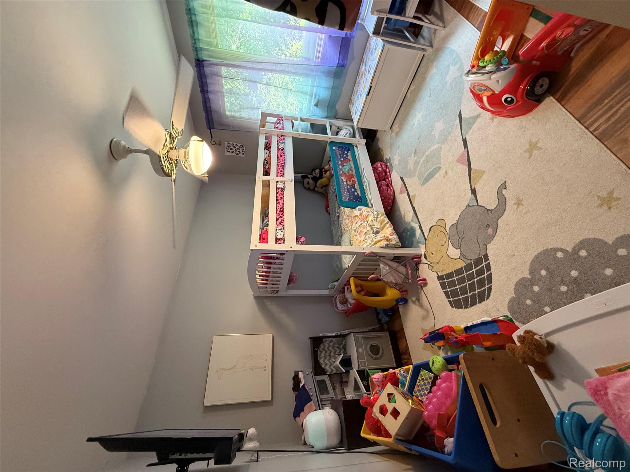 Ortonville Village, Michigan 48462, United States, 3 Bedrooms Bedrooms, ,3 BathroomsBathrooms,Residential,Pending,200585