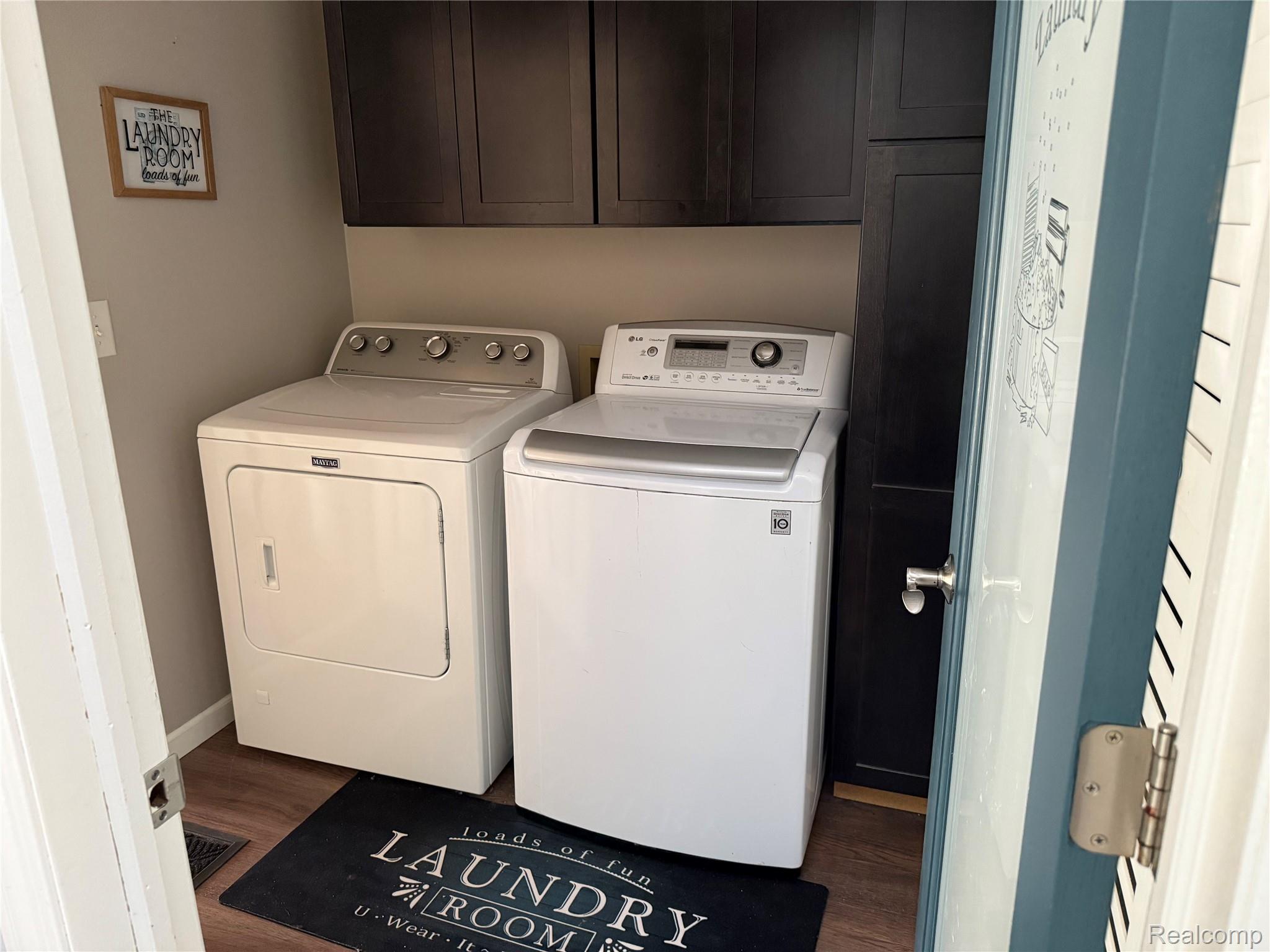 Ortonville Village, Michigan 48462, United States, 3 Bedrooms Bedrooms, ,3 BathroomsBathrooms,Residential,Pending,200585