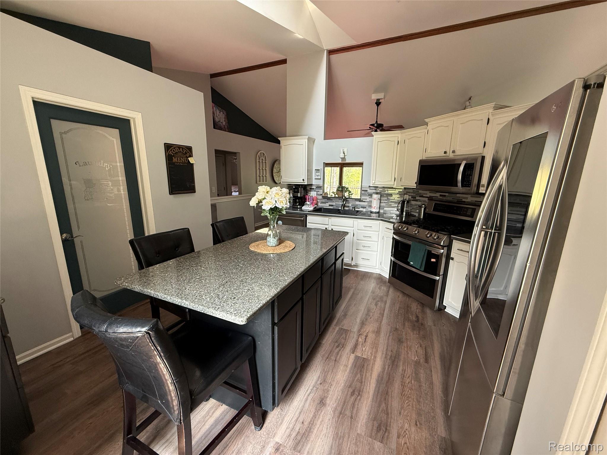 Ortonville Village, Michigan 48462, United States, 3 Bedrooms Bedrooms, ,3 BathroomsBathrooms,Residential,Pending,200585