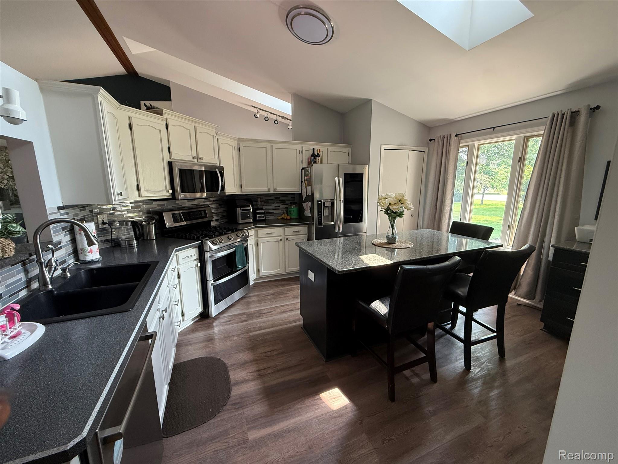 Ortonville Village, Michigan 48462, United States, 3 Bedrooms Bedrooms, ,3 BathroomsBathrooms,Residential,Pending,200585