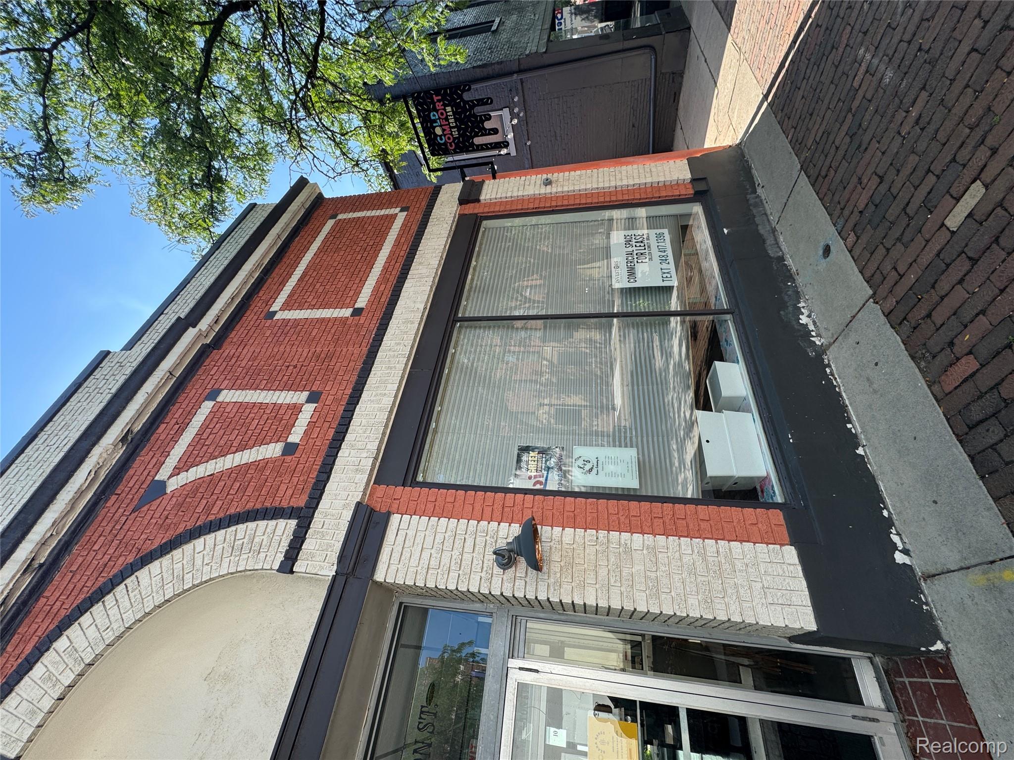 10 N Washington Street