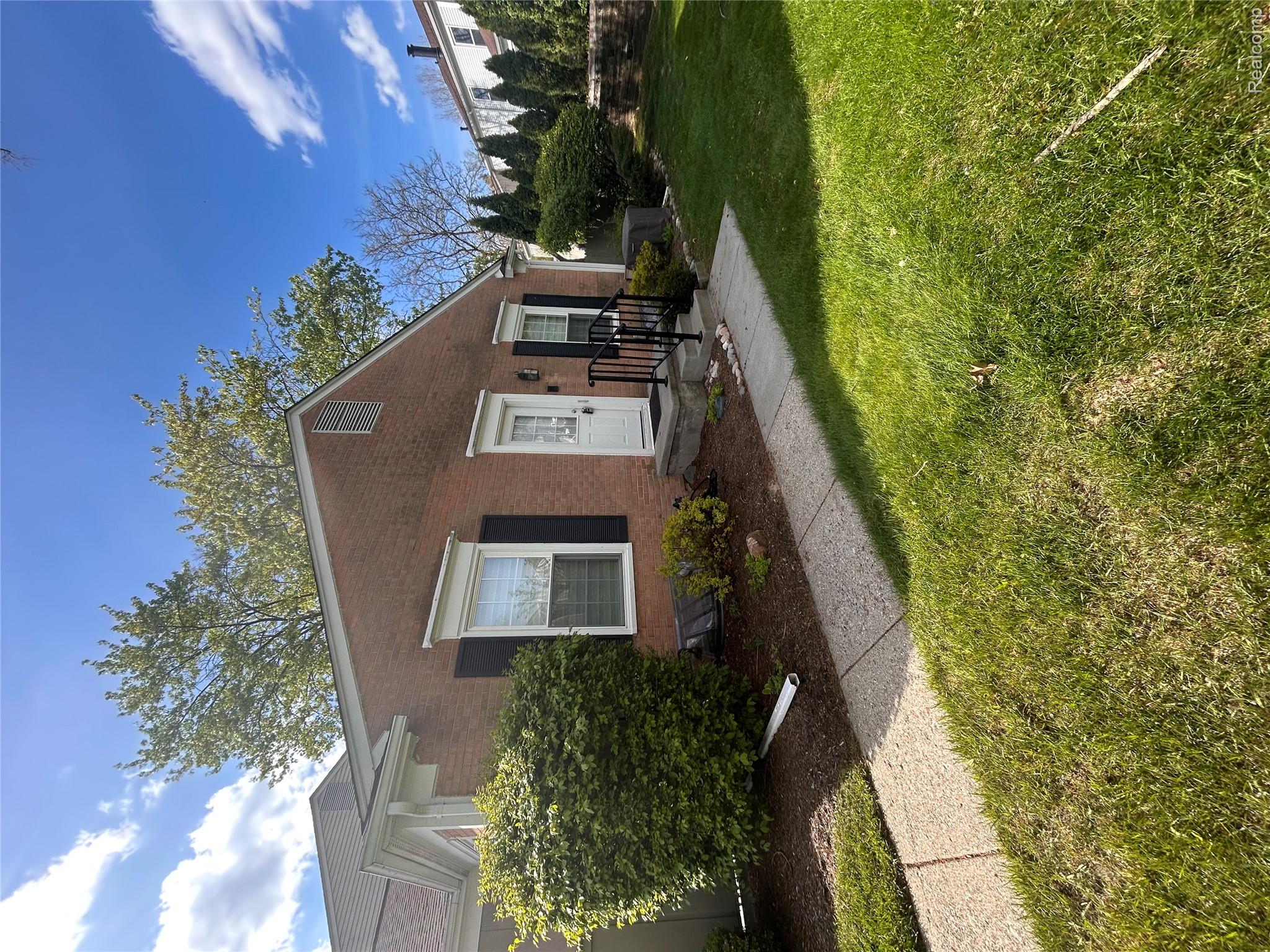 1466 Knights Ridge Court