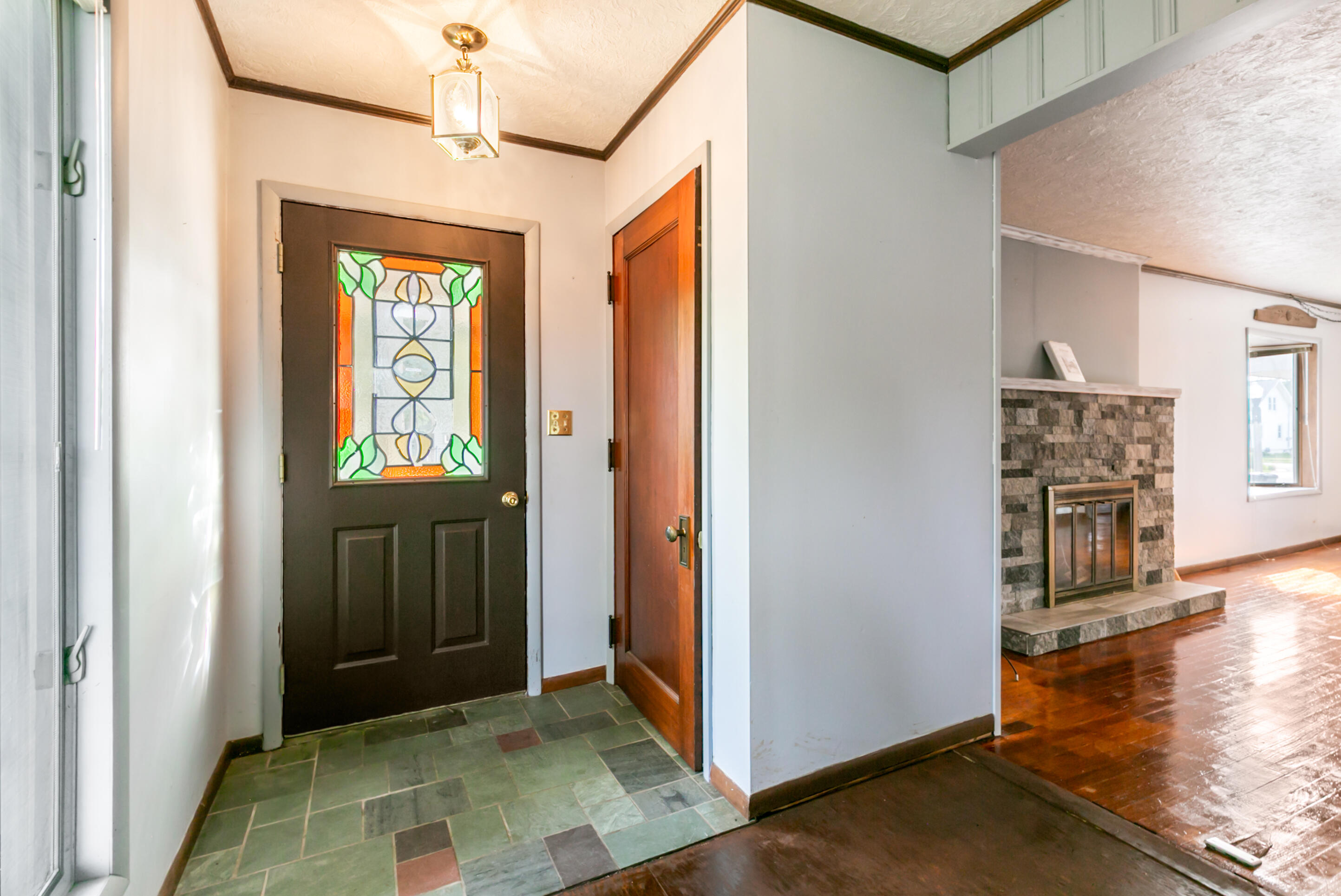 219 S Lakeview Street