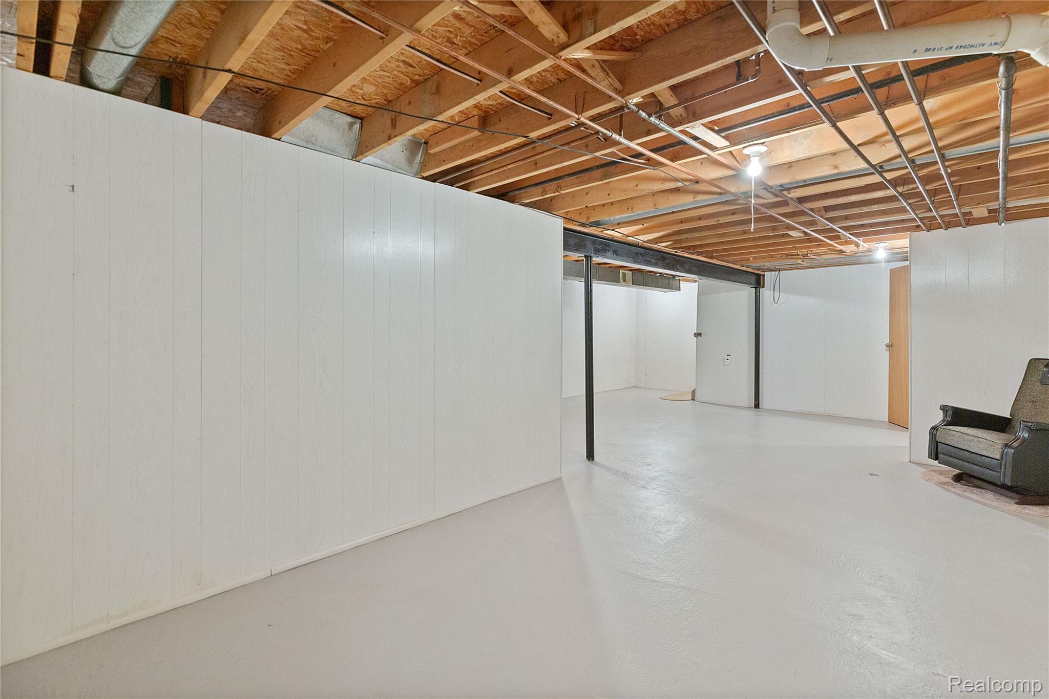 Shelby Charter Township, Michigan 48315, United States, 2 Bedrooms Bedrooms, ,2 BathroomsBathrooms,Residential,Pending,157912