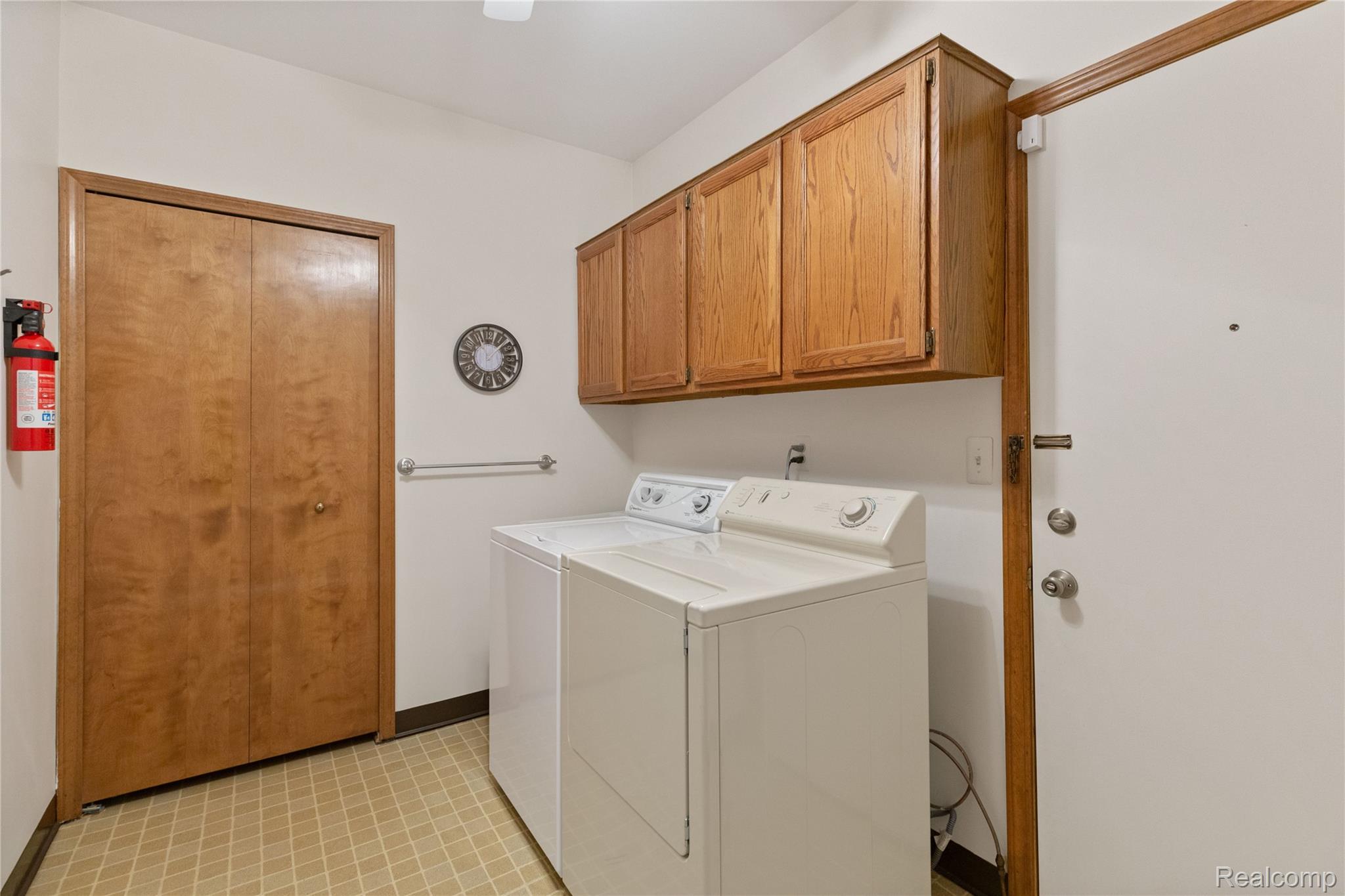 Shelby Charter Township, Michigan 48315, United States, 2 Bedrooms Bedrooms, ,2 BathroomsBathrooms,Residential,Pending,157912