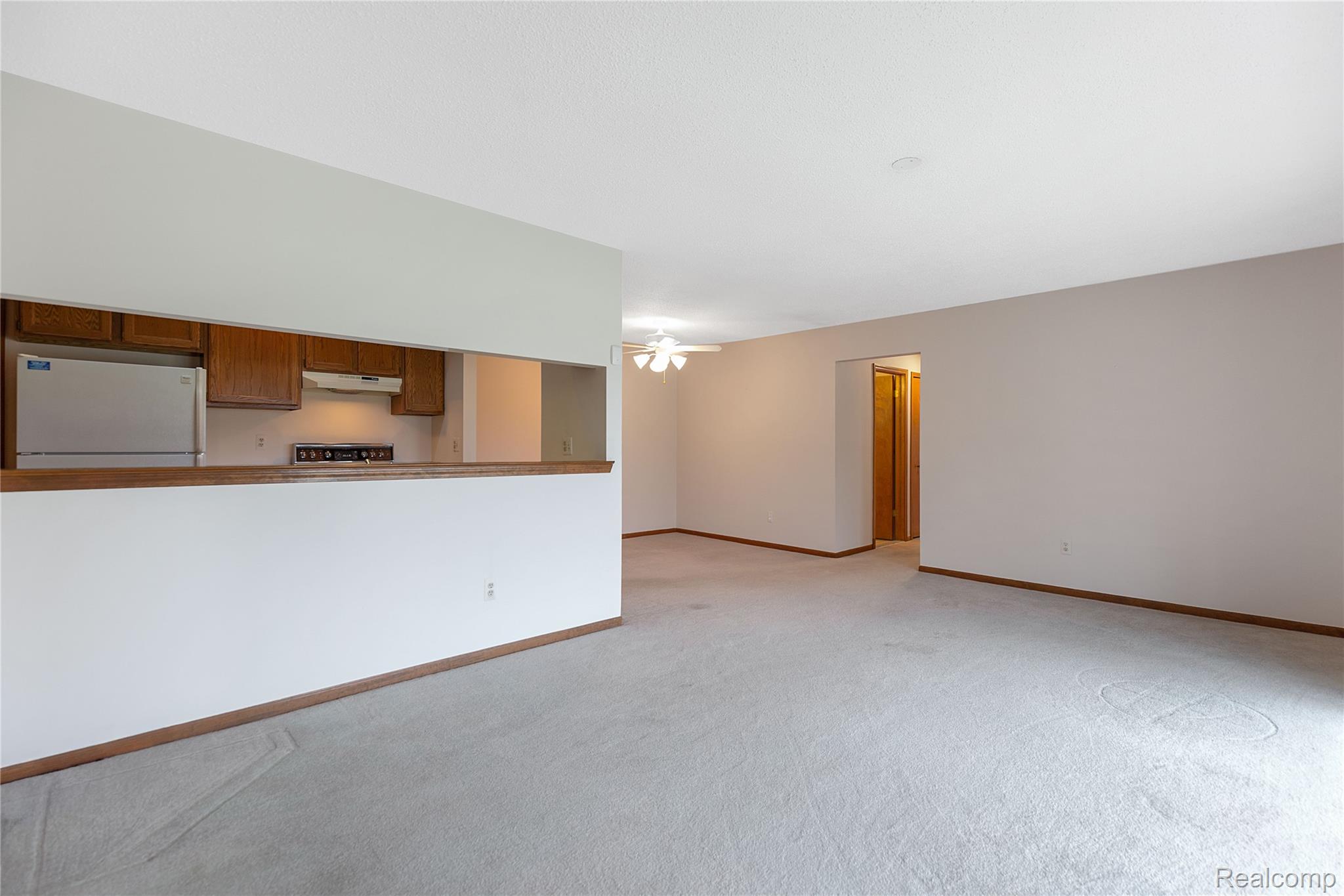 Shelby Charter Township, Michigan 48315, United States, 2 Bedrooms Bedrooms, ,2 BathroomsBathrooms,Residential,Pending,157912