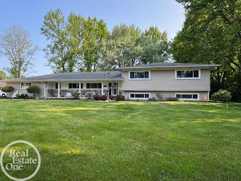2403 E Square Lake Road Troy City MI 48085