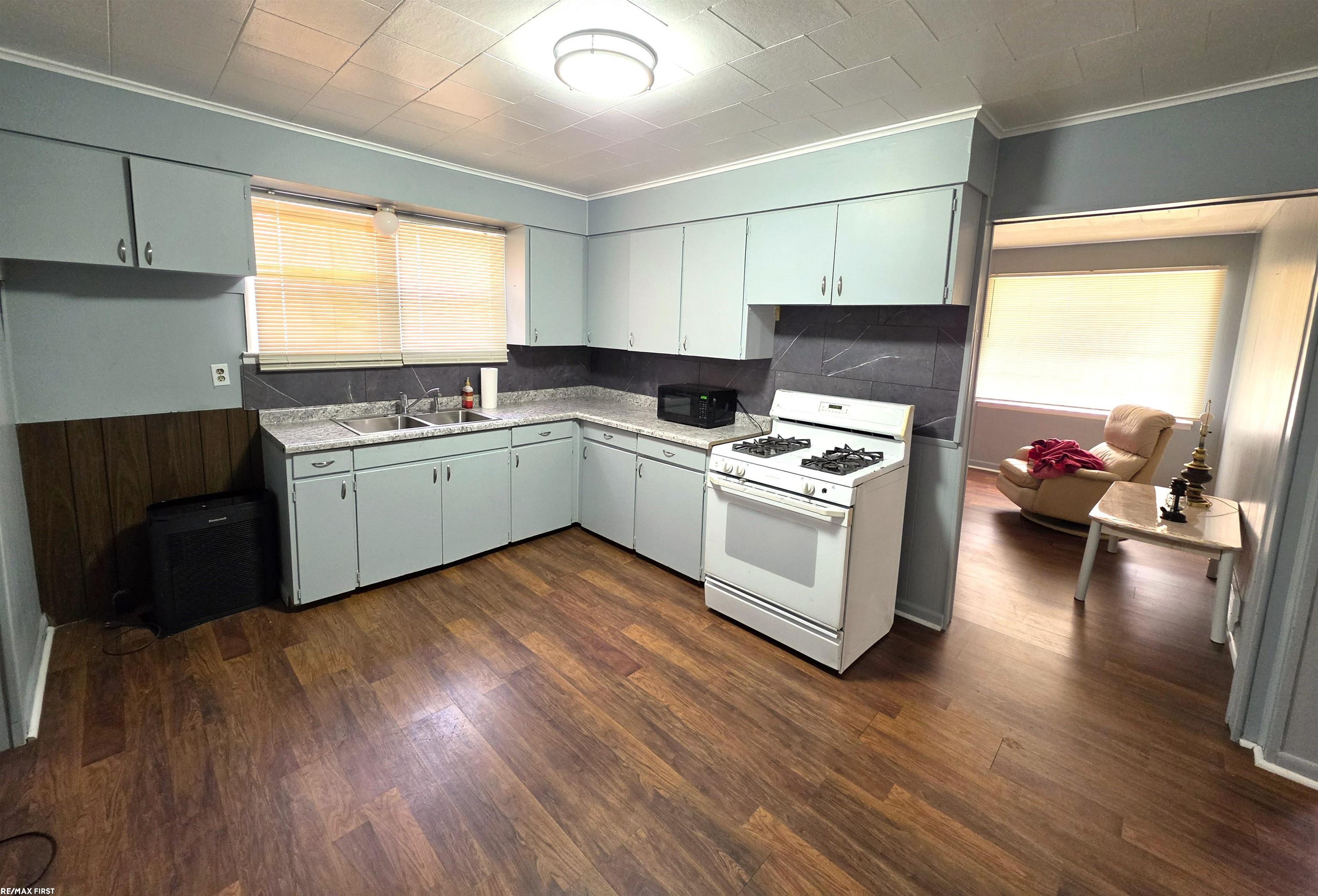 3471 Los Angeles Avenue