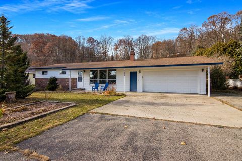 7222 S West Bayshore Drive Bingham Township MI 49684