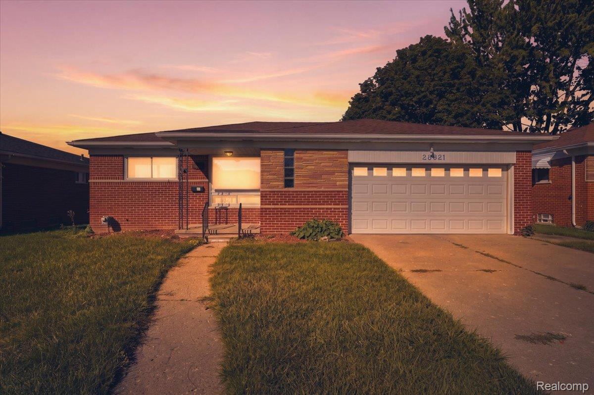 28621 Gilbert Drive