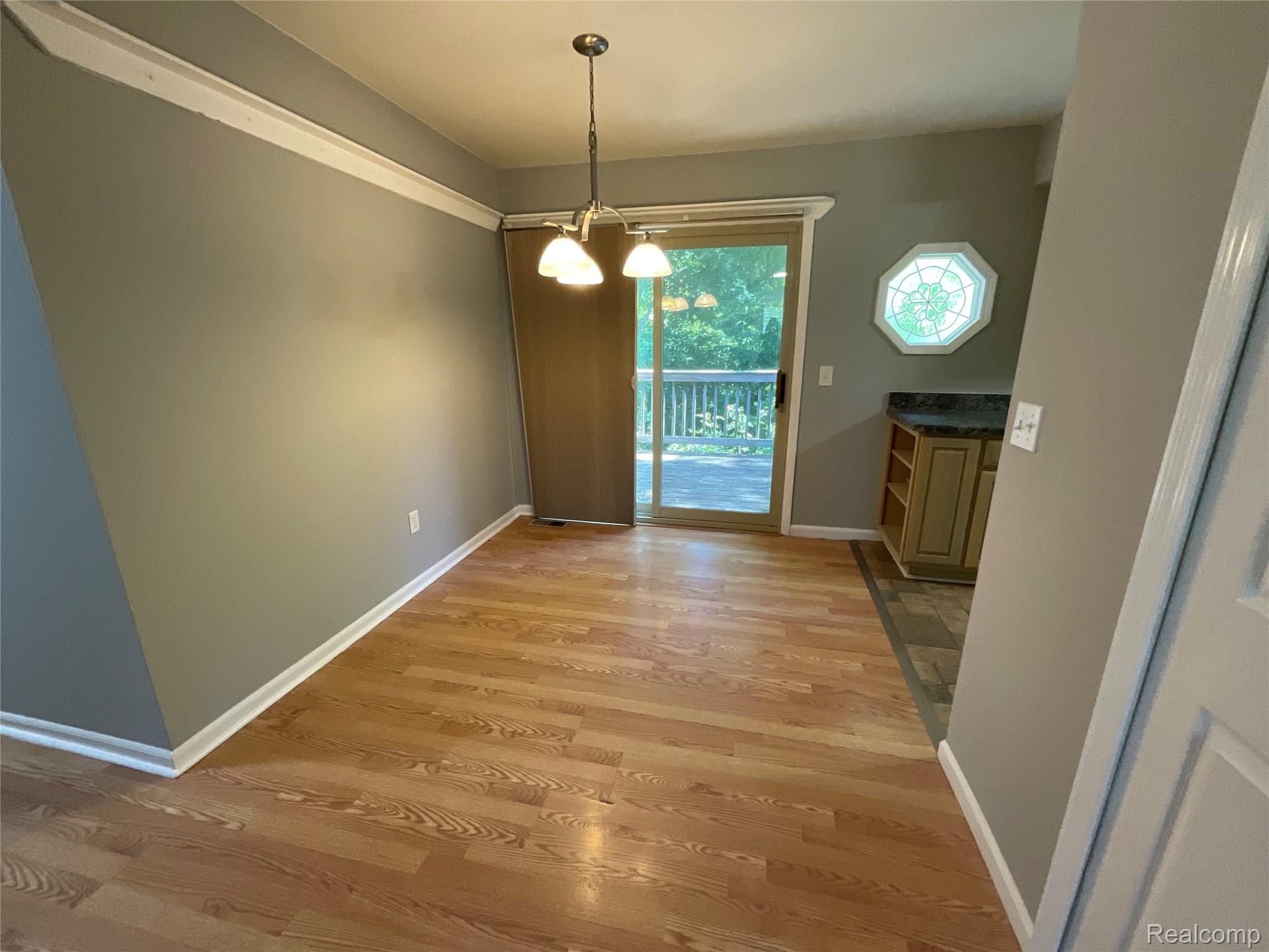 942 Angle Road