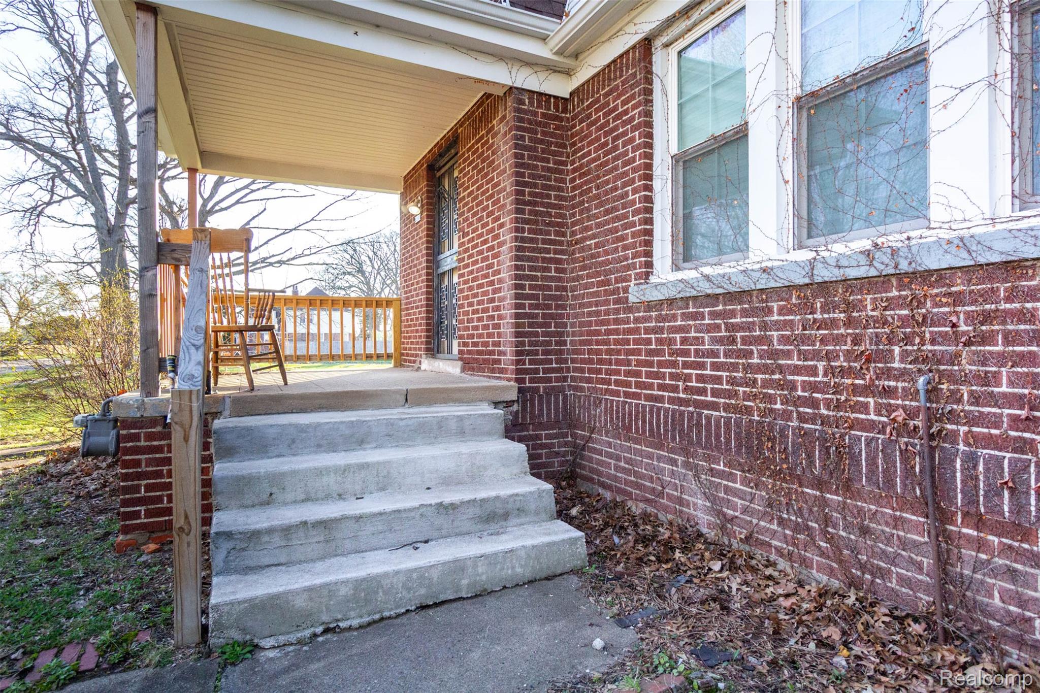 2261 Lawrence Street