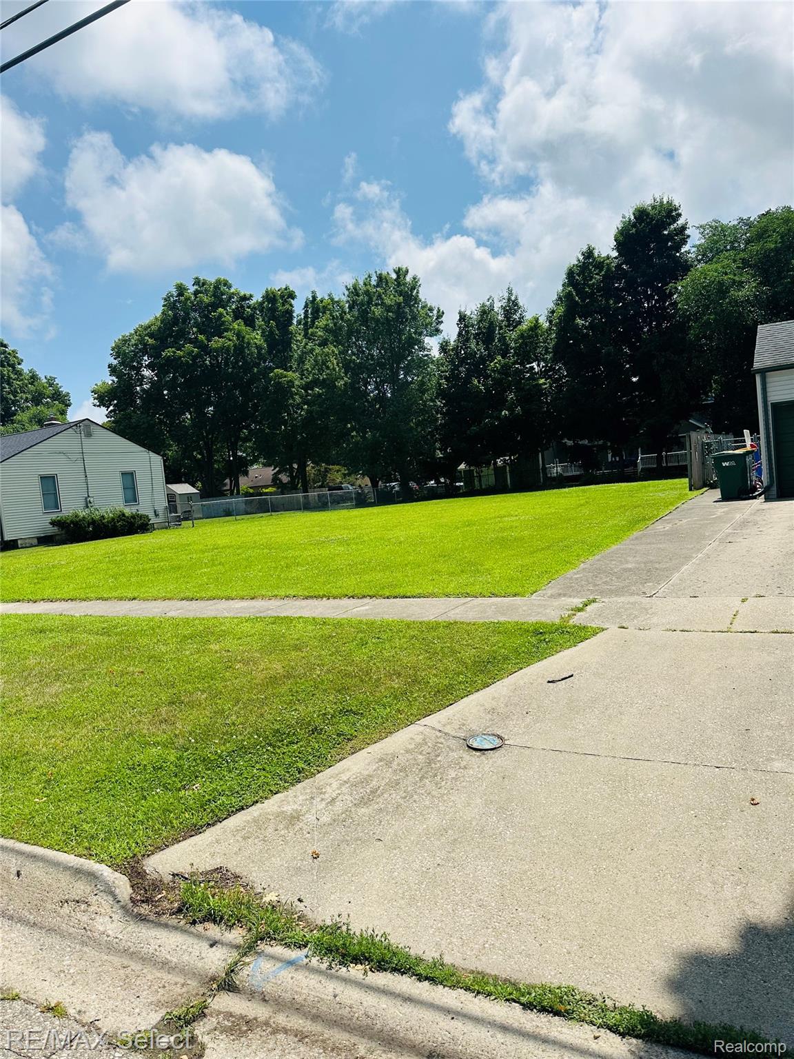 1252 Beatrice Street