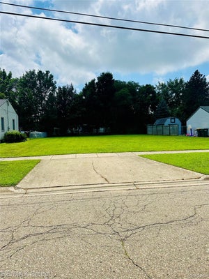 1252 BEATRICE ST, FLUSHING, MI 48433 - Image c937db60976ab60d1daba7a2a0ea7dea/795341796