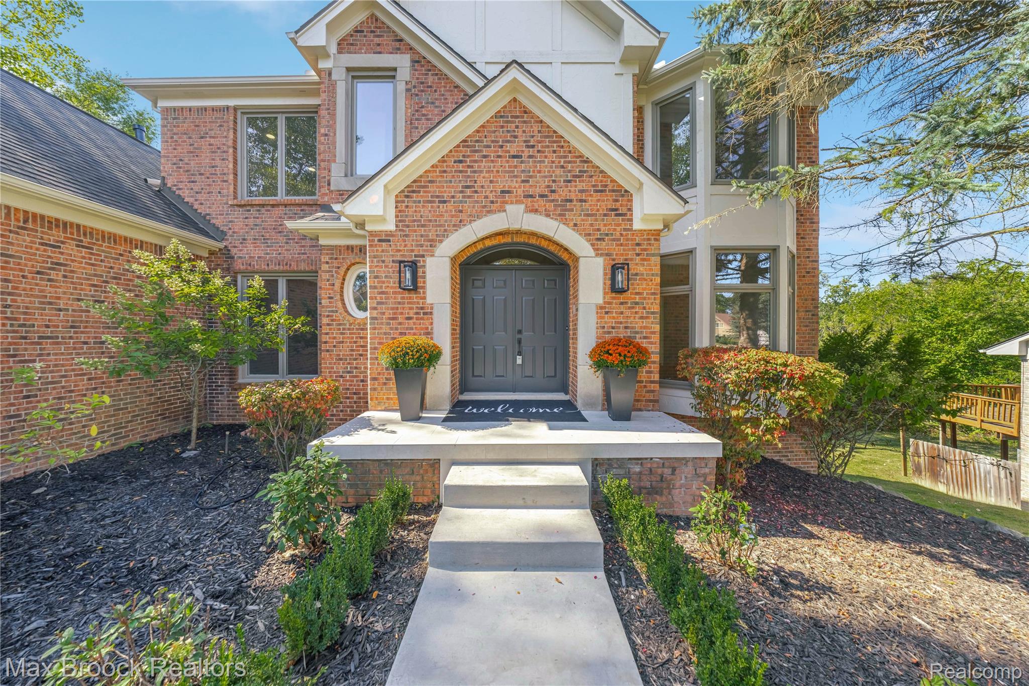7219 Oakwood Drive