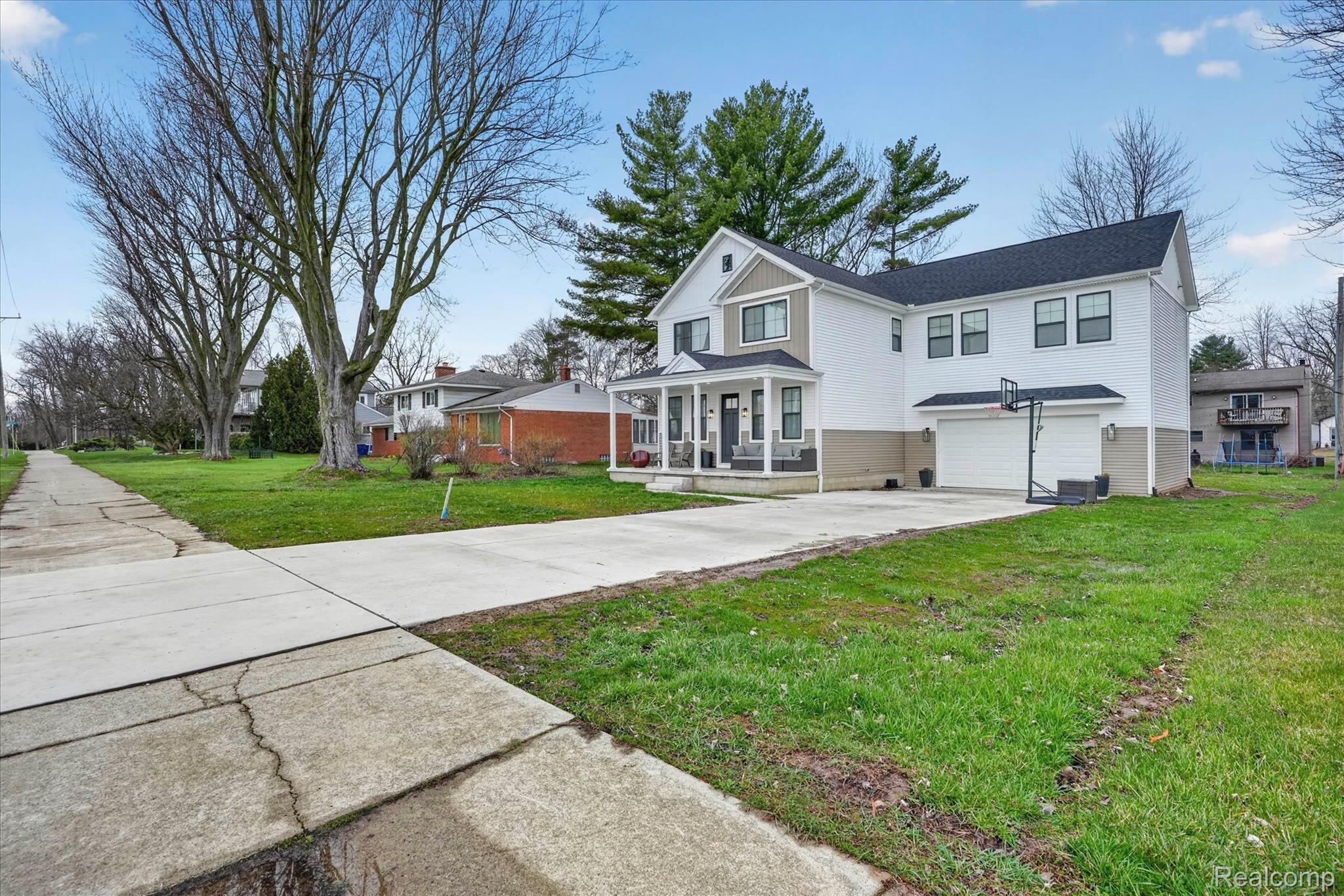 5264 Cooley Lake Road