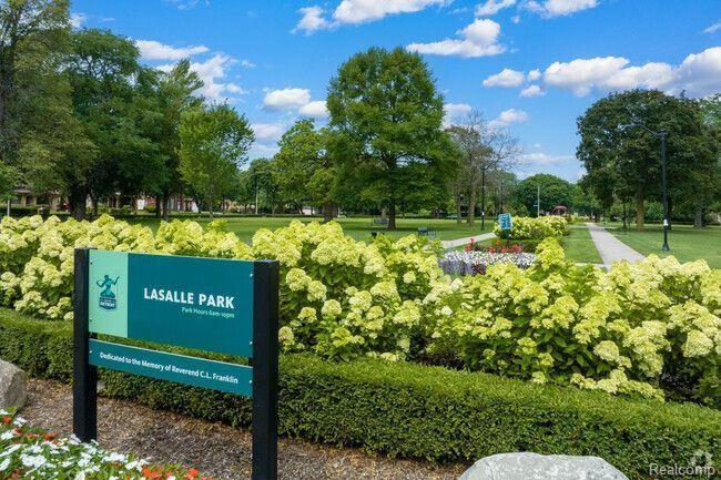 Detroit City, Michigan 48206, United States, 4 Bedrooms Bedrooms, ,2 BathroomsBathrooms,Residential,Active,181762