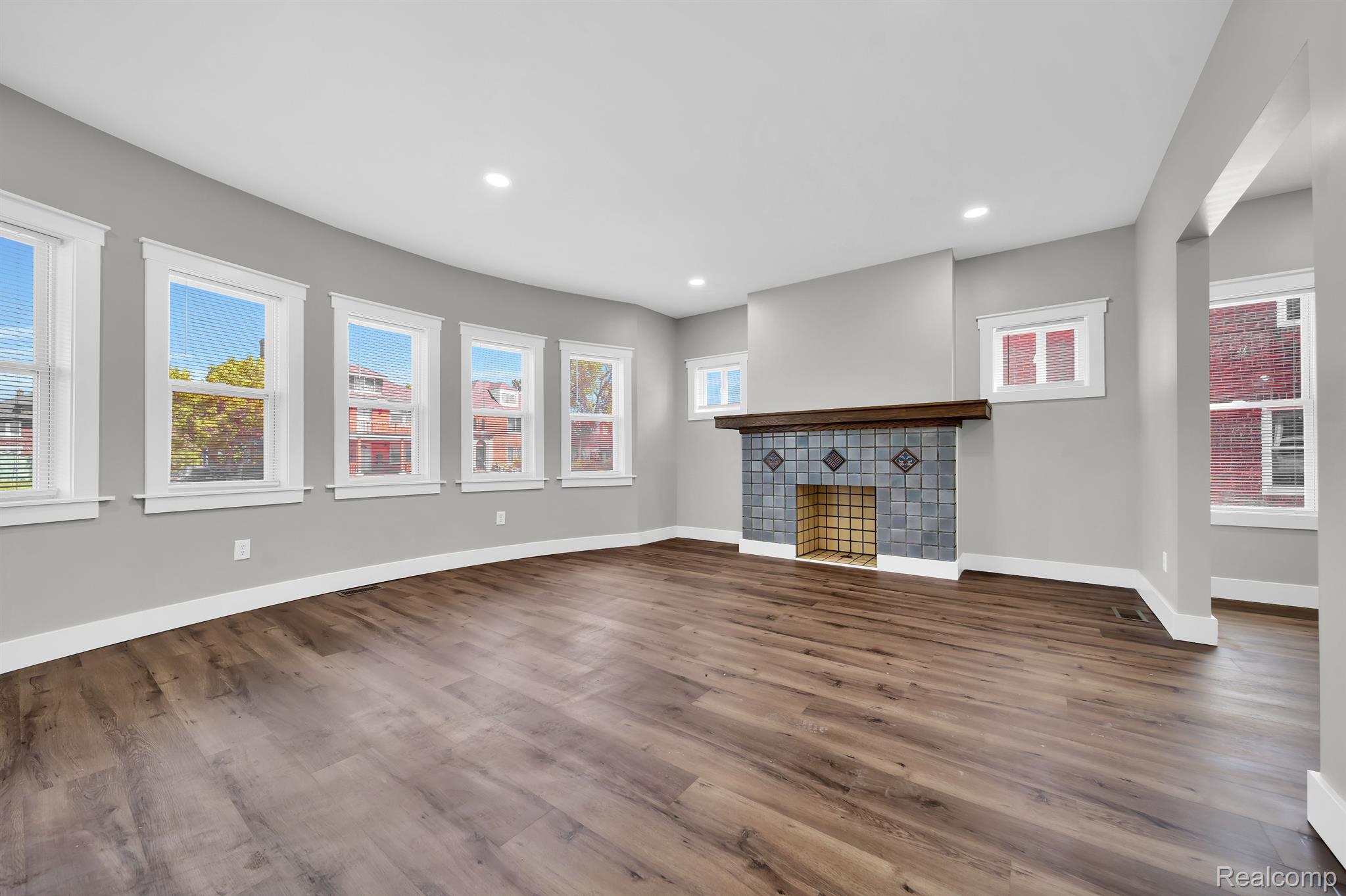 Detroit City, Michigan 48206, United States, 4 Bedrooms Bedrooms, ,2 BathroomsBathrooms,Residential,Active,181762