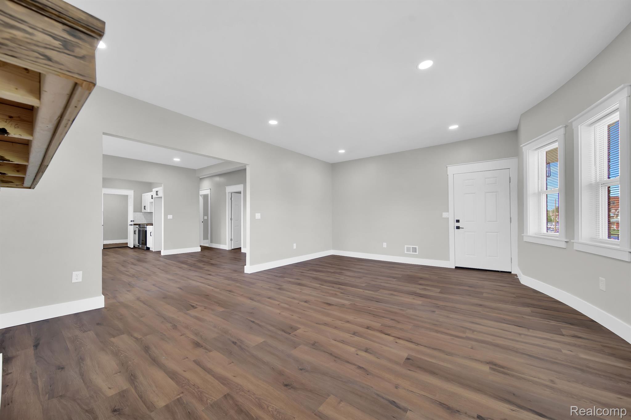 Detroit City, Michigan 48206, United States, 4 Bedrooms Bedrooms, ,2 BathroomsBathrooms,Residential,Active,181762