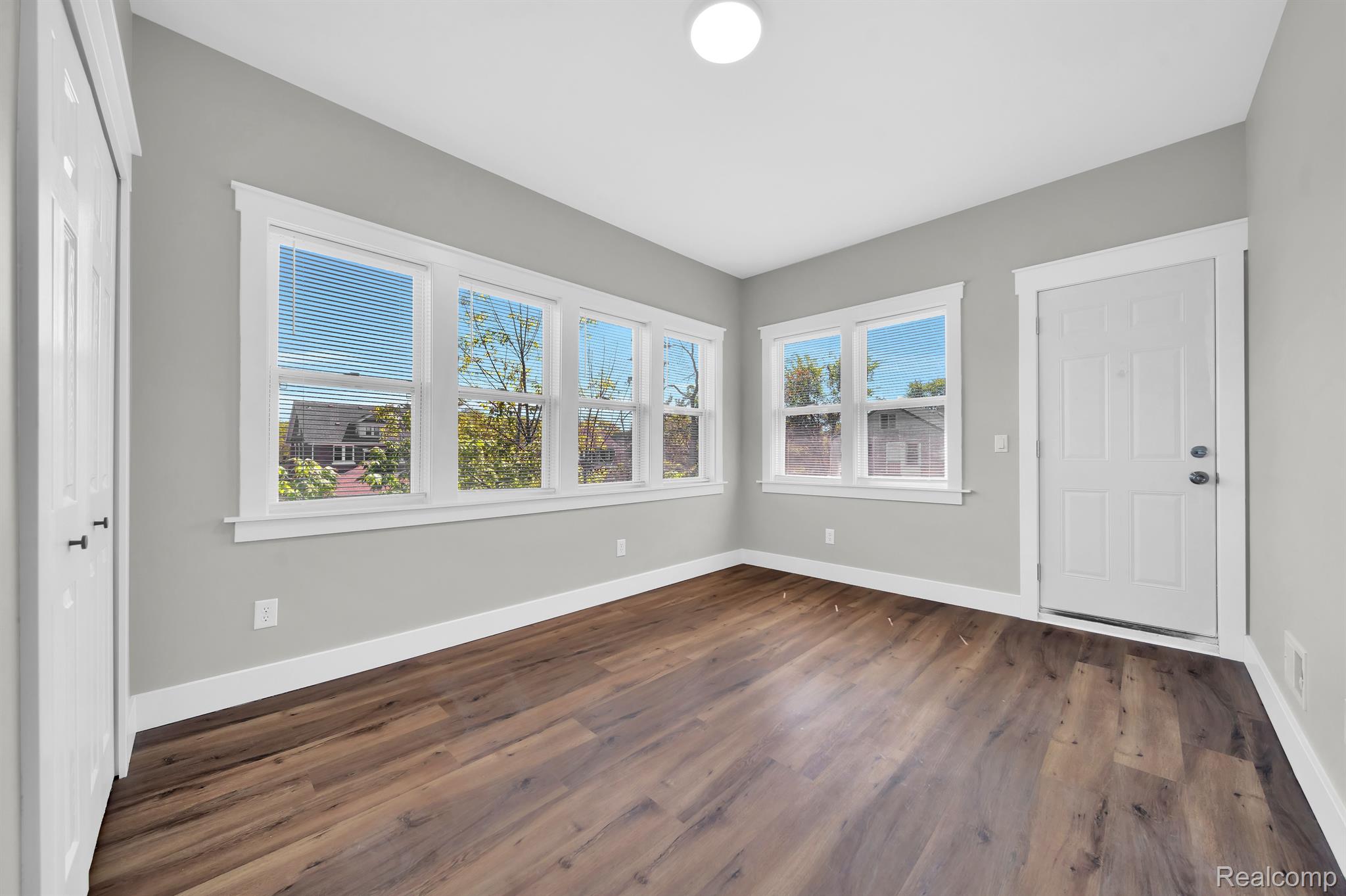 Detroit City, Michigan 48206, United States, 4 Bedrooms Bedrooms, ,2 BathroomsBathrooms,Residential,Active,181762