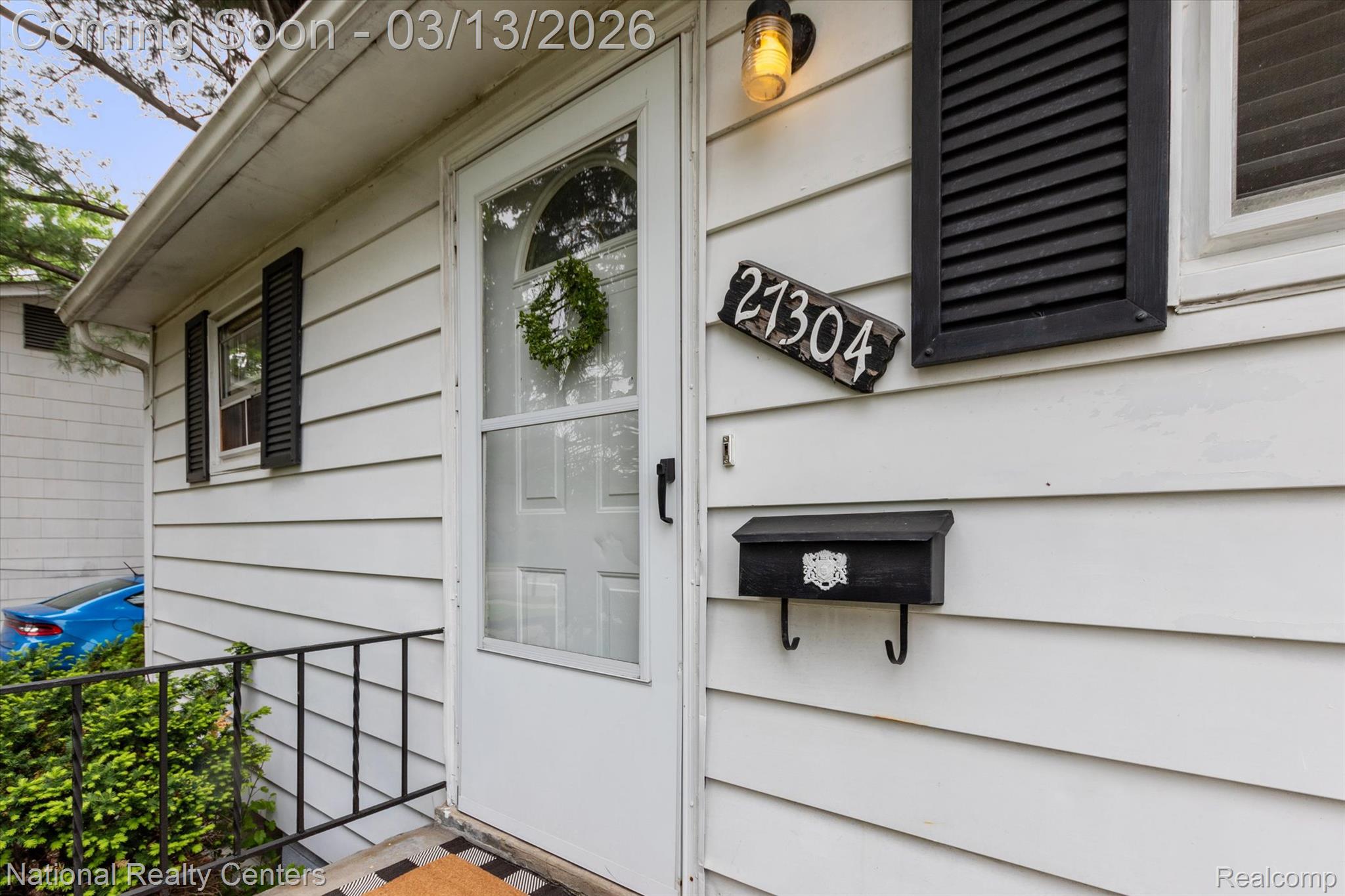 27304 GROVELAND Street