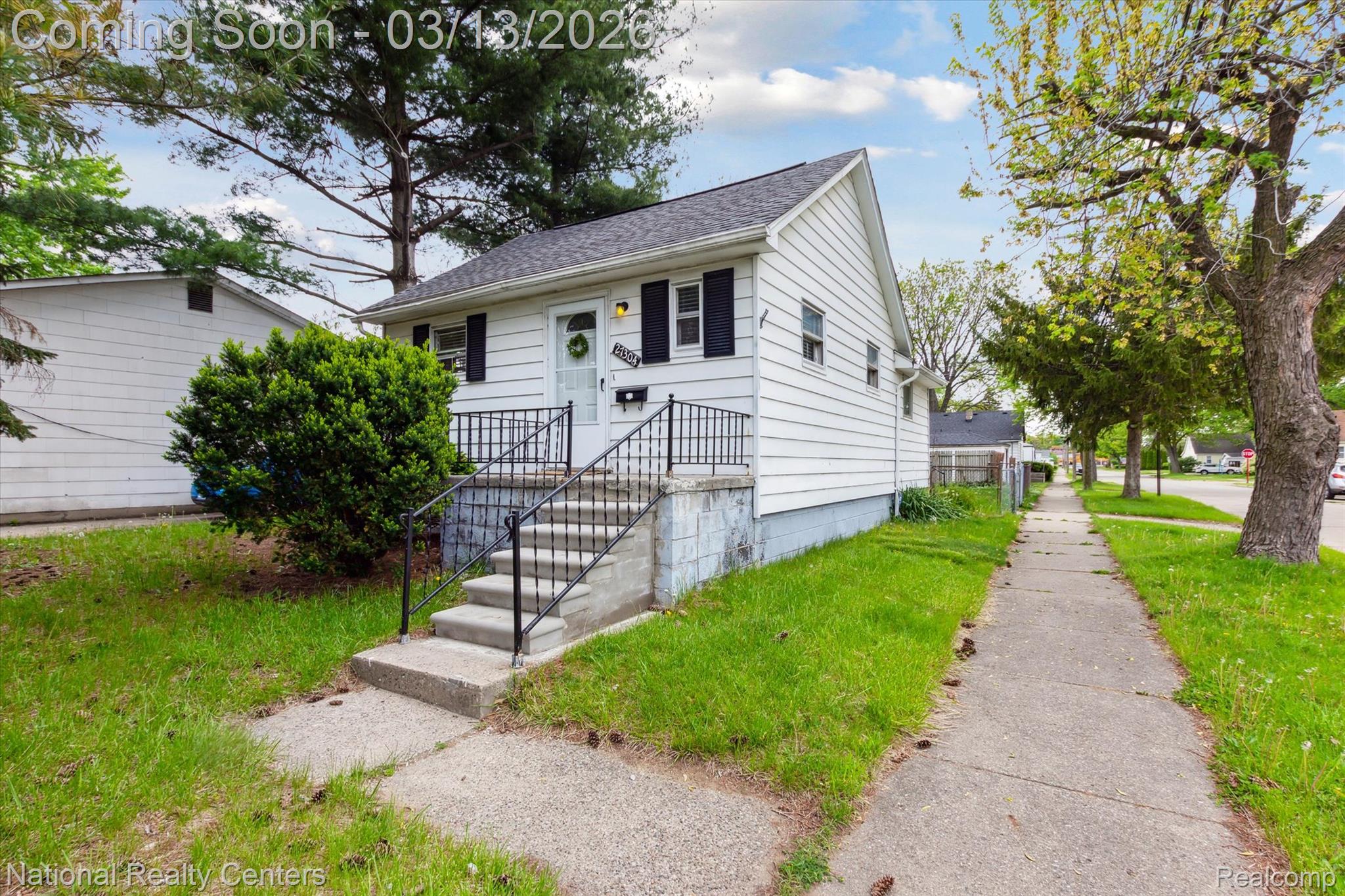 27304 GROVELAND Street