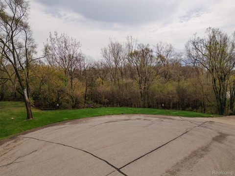 000 Martell Rochester Hills City MI 48309