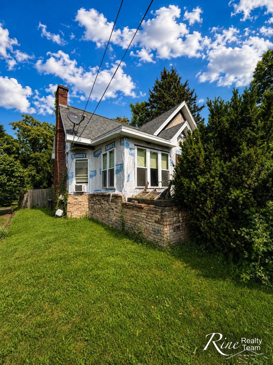 121 S Barton Street