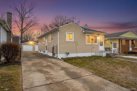 23360 Crossley Avenue Hazel Park City MI 48030