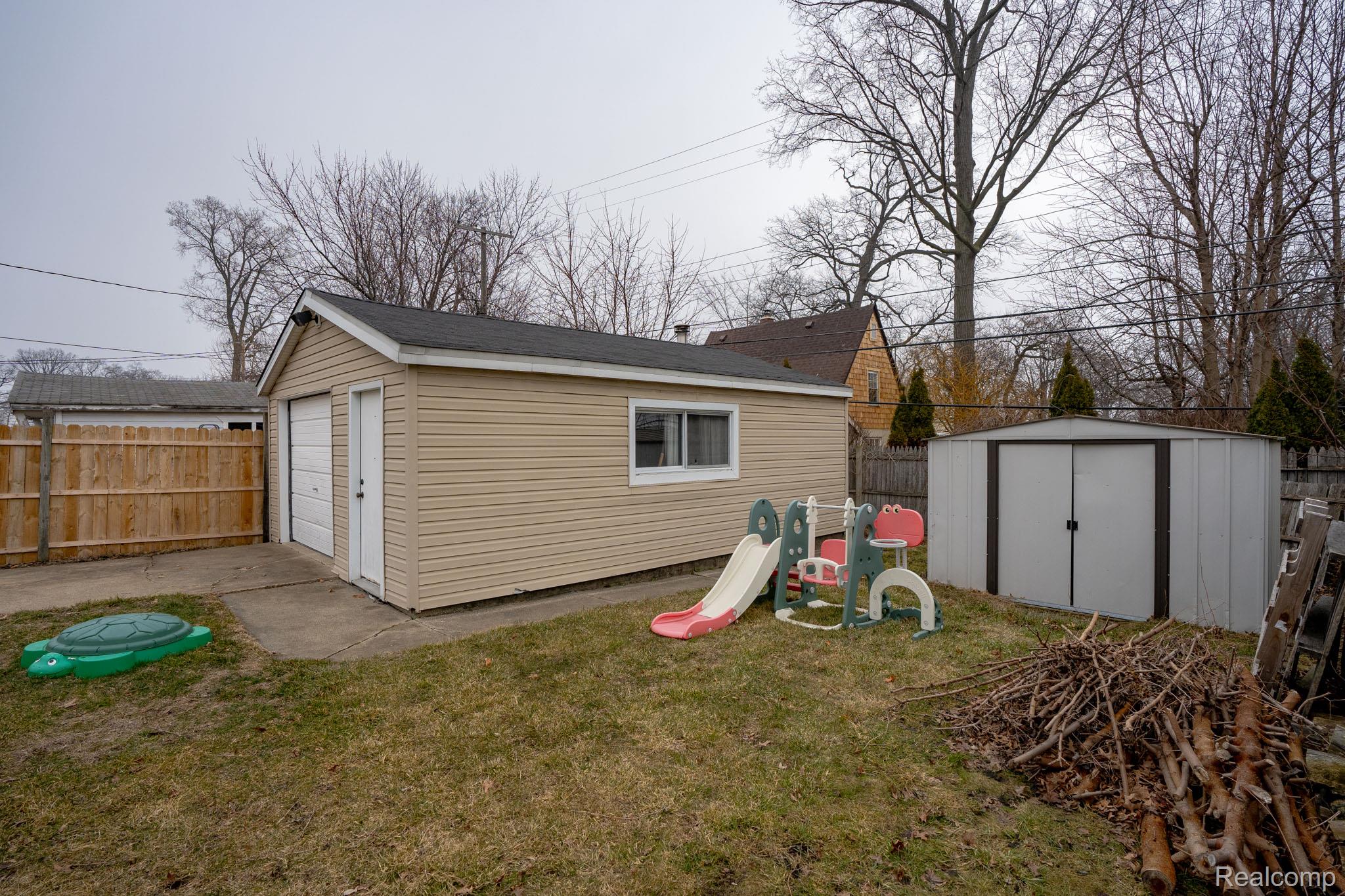 23360 Crossley Avenue